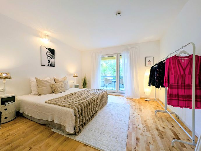 Schlafzimmer mit Terrasse