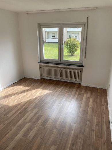luminoso appartamento ristrutturato di 3 locali con cucina componibile, balcone e posto auto – Schlafzimmer 1