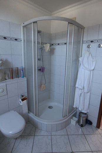 Ein Standort für die Zukunft - Wohnen in guter u. zentraler Lage in Glinde - – Teilansicht Bad
