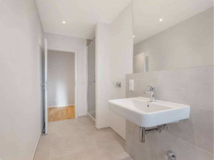 Arrivare e godersi la vita: elegante appartamento di 2 locali con balcone – Ansicht II: Badezimmer