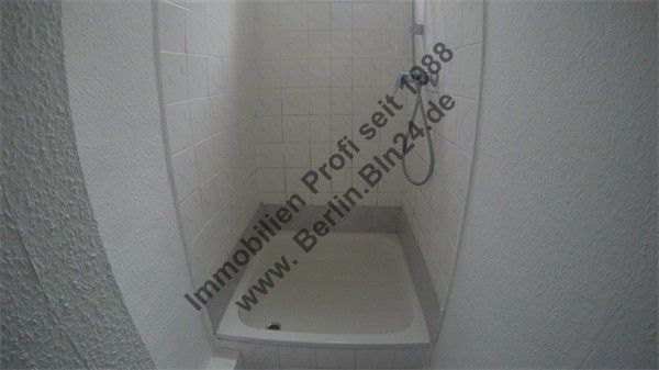 Mietwohnung - 3er WG oder 2er WG- Pärchen - saniert - Duschbad mit Fenster – G0035288