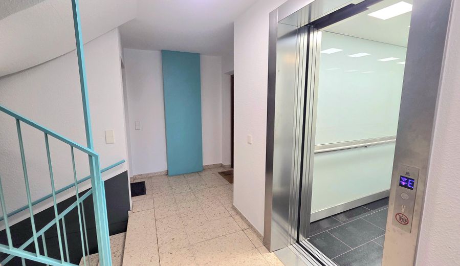 Zum Wohlfühlen, 3,5-Zimmer Wohnung mit Balkon in Sindelfingen Nord – Hauszugang