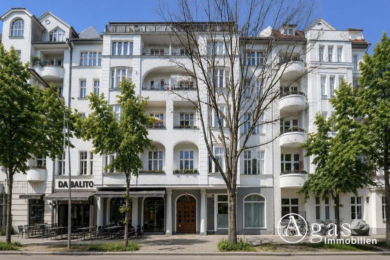 Edificio antiguo elegantemente renovado en el ala lateral - disponible para ocupar en Berlín-Schöneberg – Außenansicht