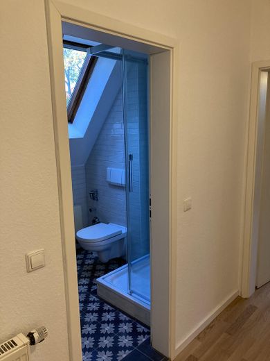 Schöne 1-Zimmer Dachgeschosswohnung in denkmalgeschützter Villa in zentraler Lage von Radebeul – Foto 13