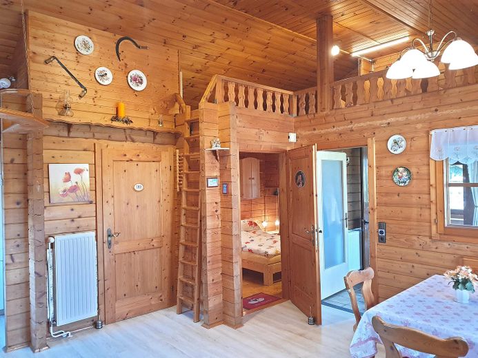 Kleines Haus mit Keller und großem Garten in Schärding, Österreich – Wohnzimmer 3/3