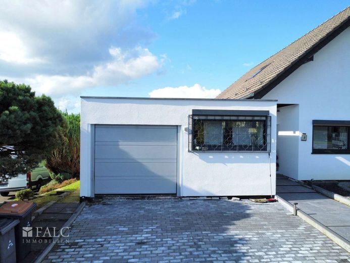 Moderner Flair trifft auf ruhige Idylle – Garage