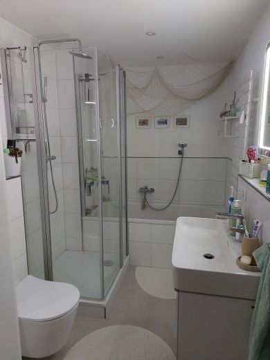 yenilenmiş 3 odalı daire 84qm,bodrum,balkon,park yeri 30853 Alt-Langenhagen'da – Fotoğraf 25