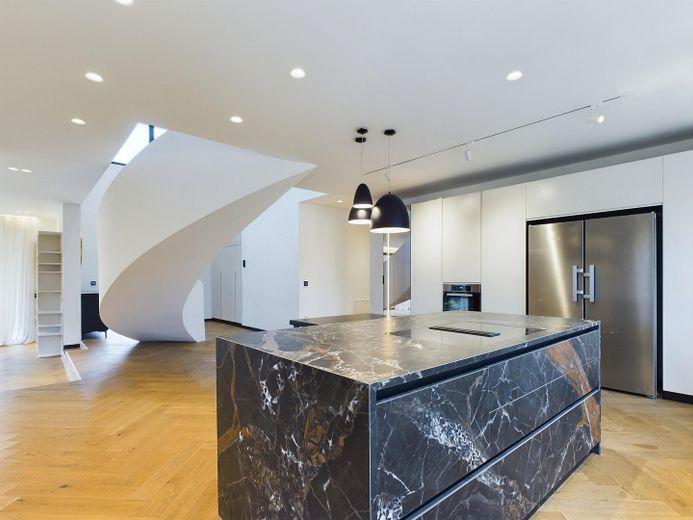 Exklusive Villa der Extraklasse in begehrter Wohnlage – Foto 5