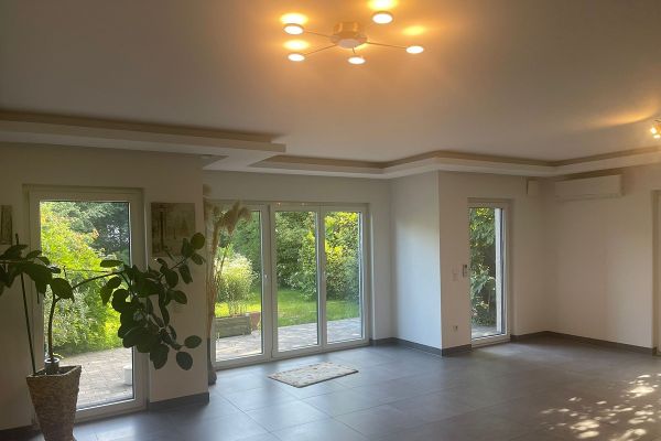 VIVIENDA ENERGÉTICAMENTE CONSCIENTE:  A+ Amplia casa pareada en Ludwigshafen ¡SIN COMISIÓN DE AGENCIA!