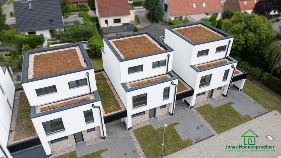 Modernes Reihenhaus mit Garage zum Erstbezug 3-Geschosse – Foto 10