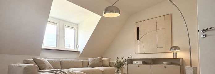 Gruntownie odnowiona inwestycja w kamienicy | ok. 5,3% rentowności i bez prowizji – Wohnzimmer | Einrichtungsbeisp