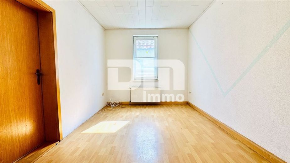 Einzigartiges Immobilien-Ensemble: Zwei Wohnhäuser MFH + EFH mit Halle auf ca. 5.300 m² Grundstück – Haus 2 EG Schlafzimmer