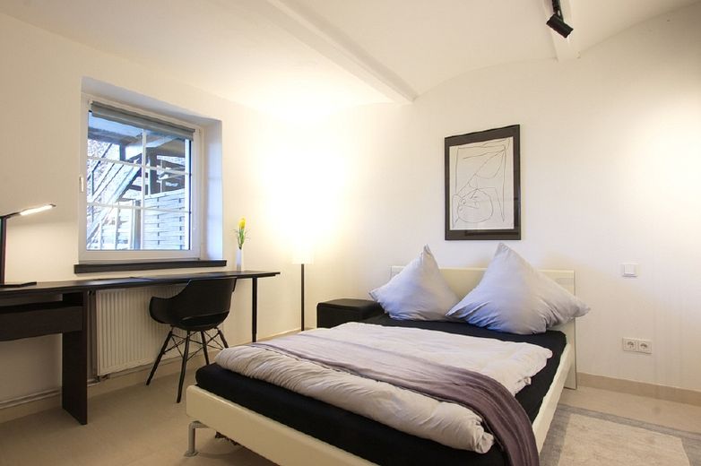Klassisches Design, Terrasse mit Ausblick, KFZ-Stellplatz: Top-Wohnung in einer der beliebtesten Lagen von Bochum – 6f36c3cb69524cde00055ecbb369684f90ee3612.jpg