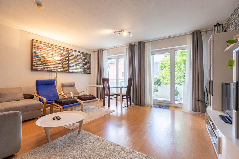 Wohnen mit Charakter - stilvolle Split-Level-Wohnung mit 3,5 Zimmern in Riedstadt-Crumstadt – V560-2613-1