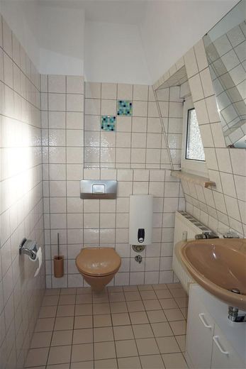 Wunderschönes helles Altbauappartement mitten in Trier mit Stuckdecken und Einbauküche – Badezimmer