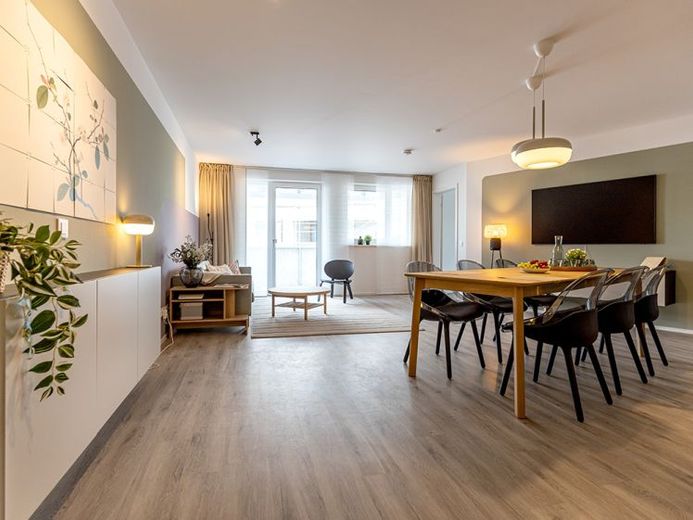 Ideal family apartment | large open-plan kitchen/living room | fitted kitchen | guest WC | smart home & heat pump | elevator – Photo 1