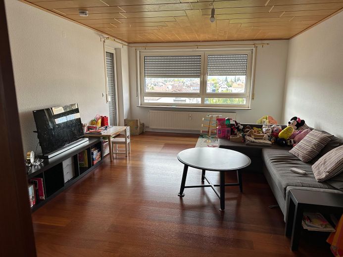 Kapitalanlage: vermietete 3,5-Zi.-Wohnung, 94 m², TG, 4,36 % Rendite – Wohnzimmer