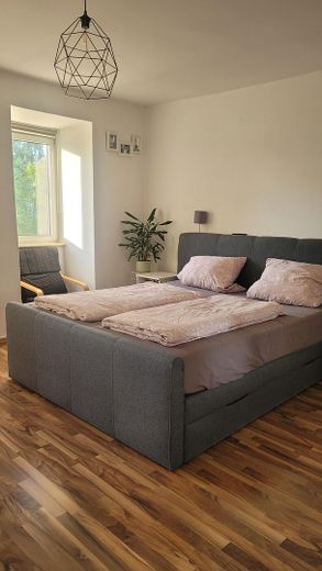 Prachtige woning met 4 kamers en een adembenemend uitzicht – Schlafzimmer
