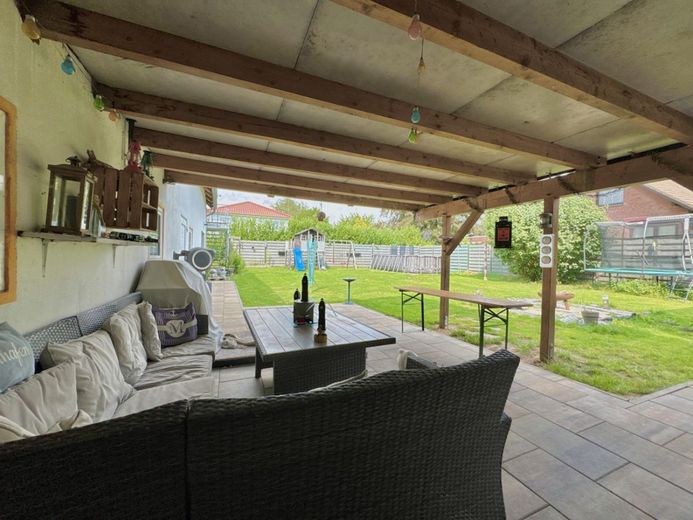 Freiraum für die ganze Familie - Wohnen, leben und dabei clever finanzieren – Terrasse / Garten