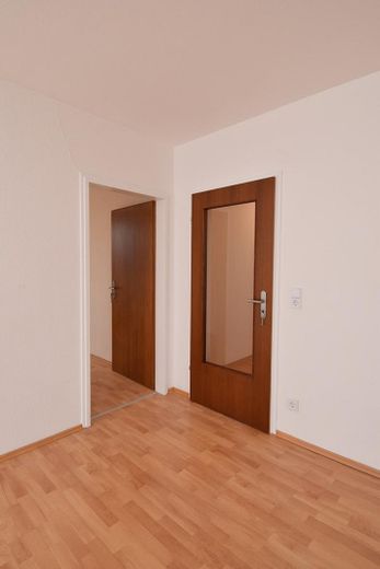 Helle 3-Zimmer Wohnung 70 m2 München Unterhaching mit Balkon Erstbezug nach Vollrenovierung – Flur