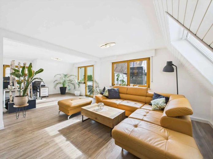 großes Wohnzimmer OG