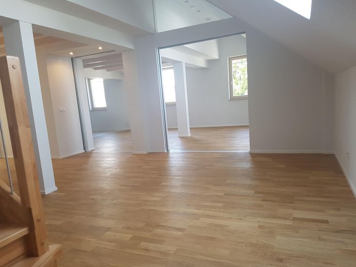 Lichtdurchflutete und hochwertig ausgestattete Loft-Wohnung – Foto 1