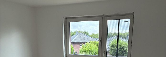 Schöne, renovierte 2 Zimmer- Wohnung mit Balkon