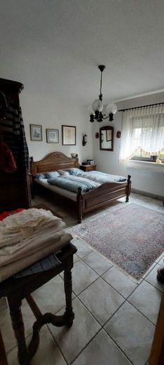 Schlafzimmer untere Wohnung