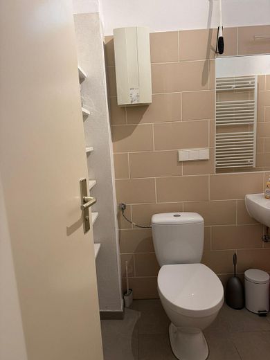 Stilvolle 2-Zimmer-Wohnung mit klassischem Altbaucharme – Foto 13