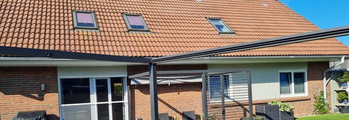 Terrassen und 2 Pergolen