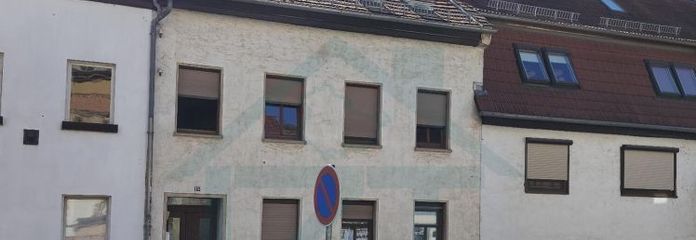 Mehrfamilienhaus mit 3 Wohnungen in Kahla: Stadthaus in zentraler Lage