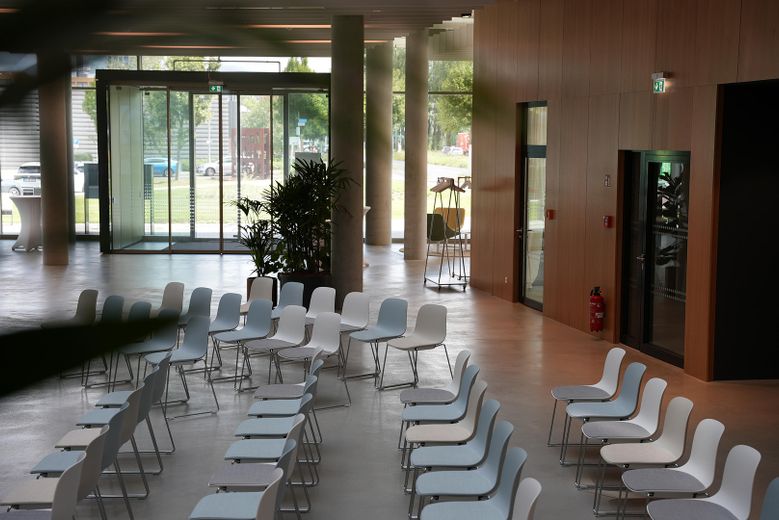 Moderne groß- und kleinteilige Büroflächen in repräsentativer Adresse und Lage – Versammlungsstätte