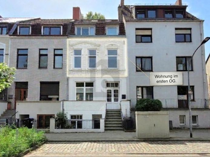 SONNIGE AUSSICHTEN MIT HISTORISCHEM RAUMFLAIR – Foto 1