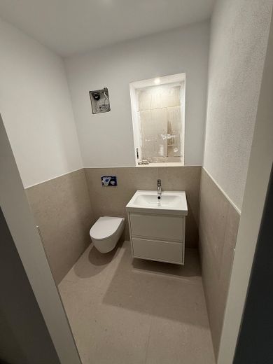 3 ZKB Neubau, ruhige Lage – WC