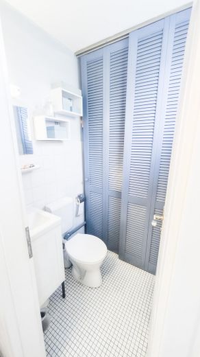 Family Happiness in the Countryside – Gäste WC
