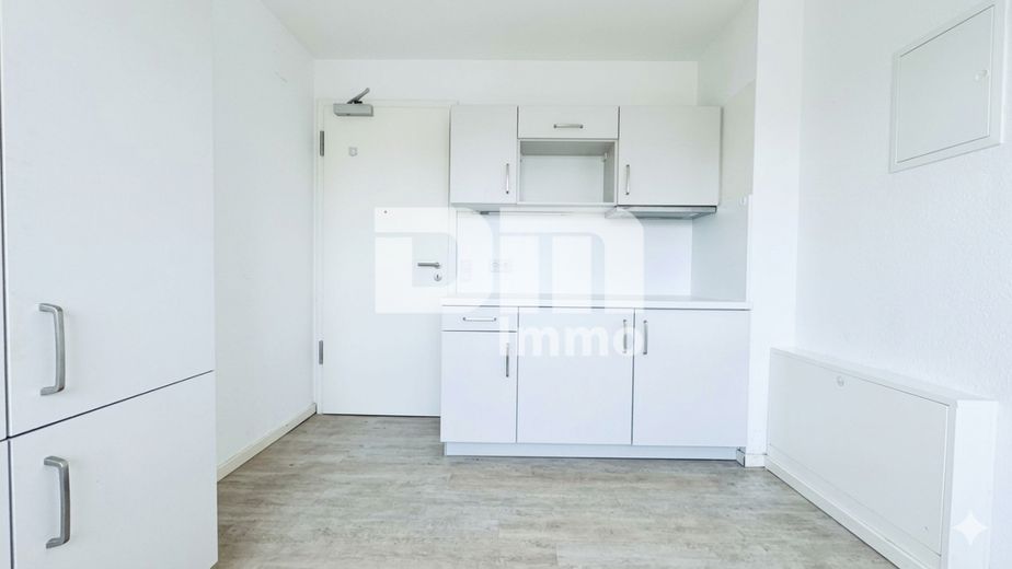 Moderne 4 Zimmer HP / EG Wohnung mit 2 Bädern und großer Terrasse direkt an der Uni – Offener Wohn / Ess / Küchenbereich / Zugang Loggia