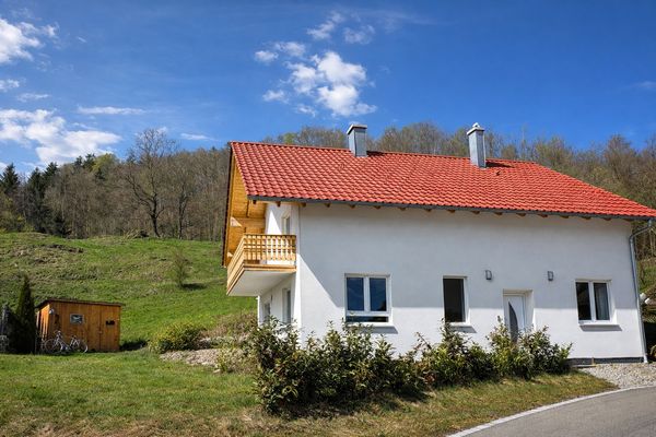 Modernes Einfamilienhaus in Ronsberg – Baujahr 2018, Massivbau, 818 m² Grundstück