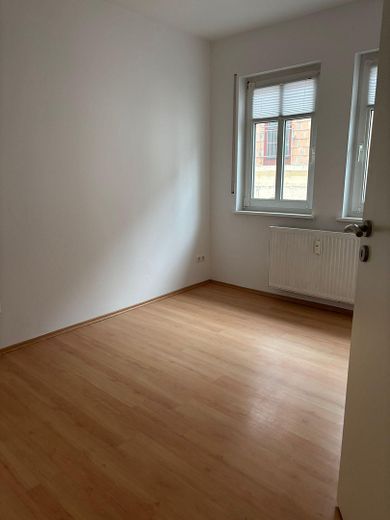 Provision frei! Gepflegtes 4 Familienhaus in Innenstadtlage von Worms – – 2.OG Schlafzimmer