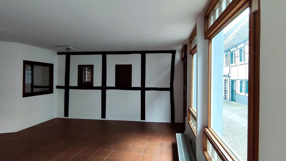 Historisches Ladenlokal am Tuchmacherplatz - Laden oder Büro – Schaukasten und Fachwerk