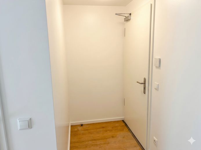 Erstbezug nach Sanierung in helle freundliche Wohnung in Mülheim – Flur