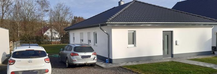 Bungalow mit Stellplätzen