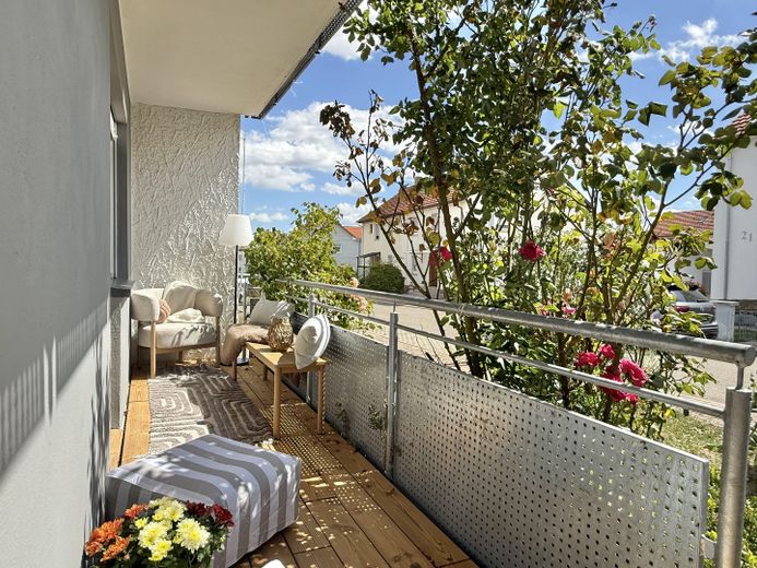 Wärmepumpe 2026! Mehrgenerationentraum oder Kapitalanlage: Freies ZFH in Bondorf mit Wohnraum im DG – Balkon mit Gartenzugang EG