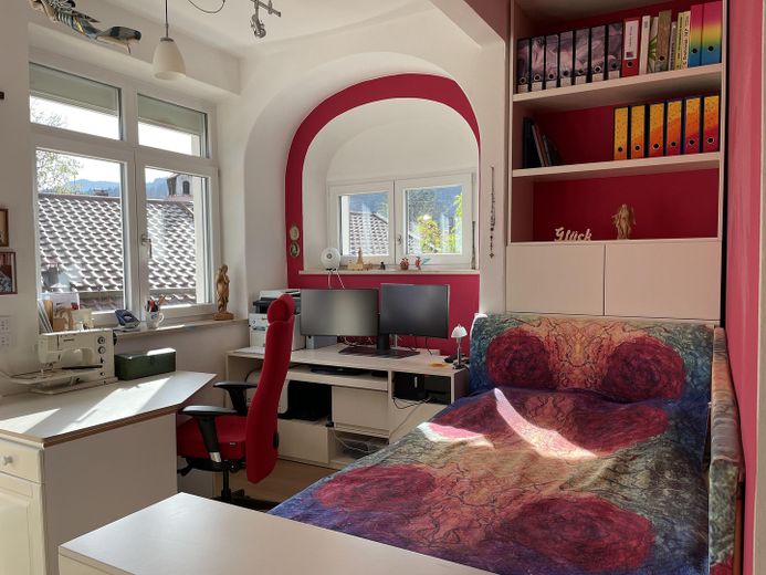 Großzügige 4,5-Zi.-Wohnung (175 m²) mit Dachterrasse & Wallbergblick in Bad Wiessee – Schlafen 1