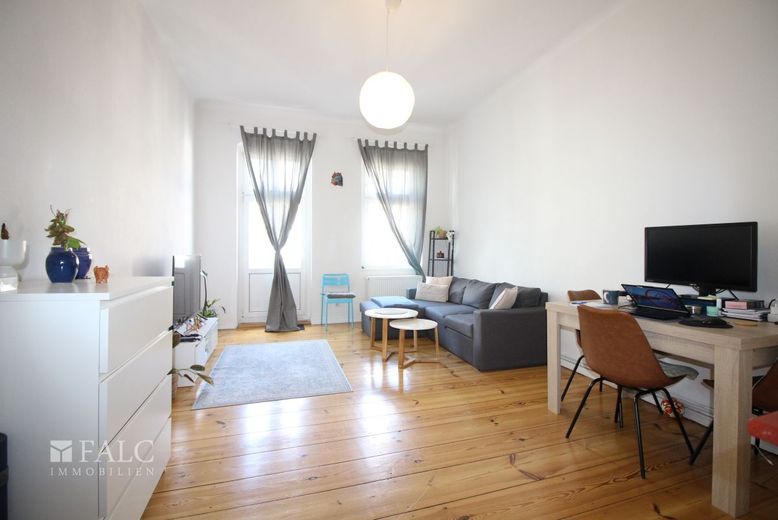 Attraktive Kapitalanlage in Bestlage - Vermietete Wohnung im Herzen der Stadt – Wohnzimmer