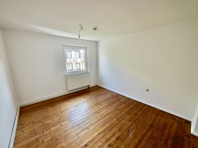 Abitare con stile nel cuore di Erlangen – affascinante appartamento d’epoca di 3 locali in una posizione privilegiata nel centro città – Schlafzimmer_3