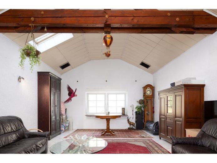 Todo en una sola planta: bungalow con potencial en Kerpen-Horrem – Foto 4