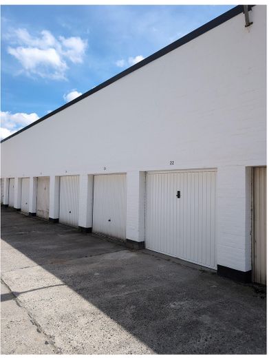 Garage for sale in a central location in Bramfeld – Außenansicht