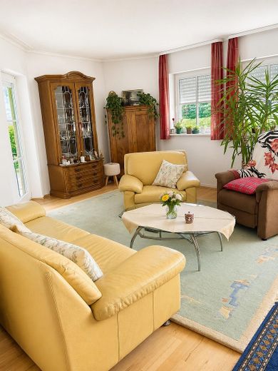 Ein Hauch von Süden - schöne 3-Zimmer-Wohnung – Wohnzimmer