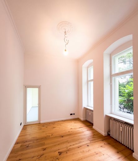 Saniert und barrierearm: 3,5-Zimmer-Altbauwohnung am Lietzensee – sofort bezugsfrei – Foto 2