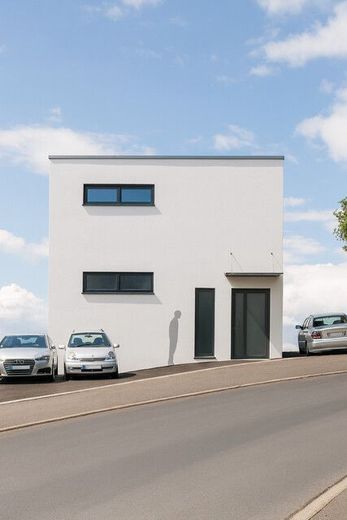 Energetisch optimierte Neubauwohnung, Etagenwohnung,  Balkon + Terrasse, provisionsfrei – Gebäudefront